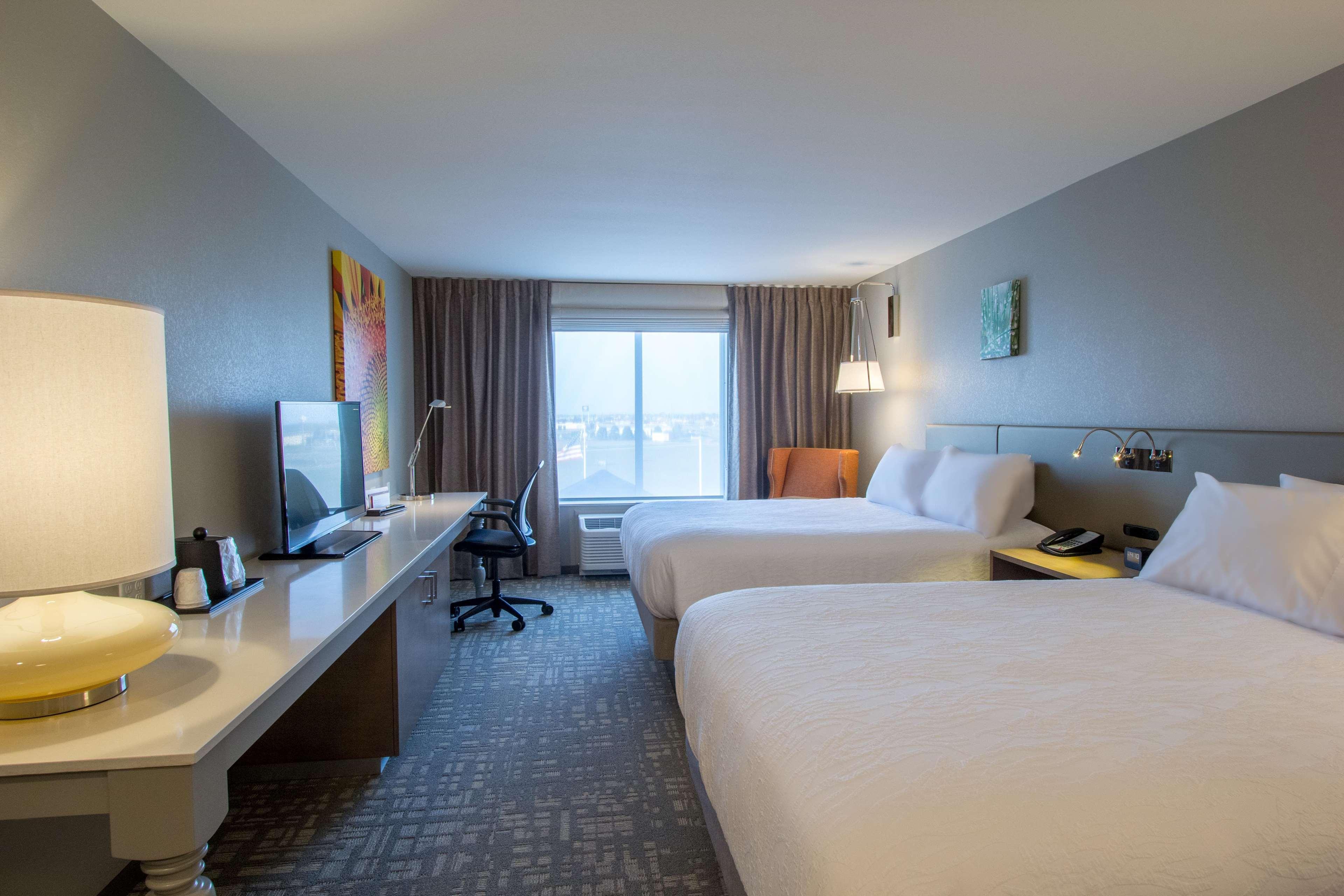 Hilton Garden Inn Salina Exterior photo