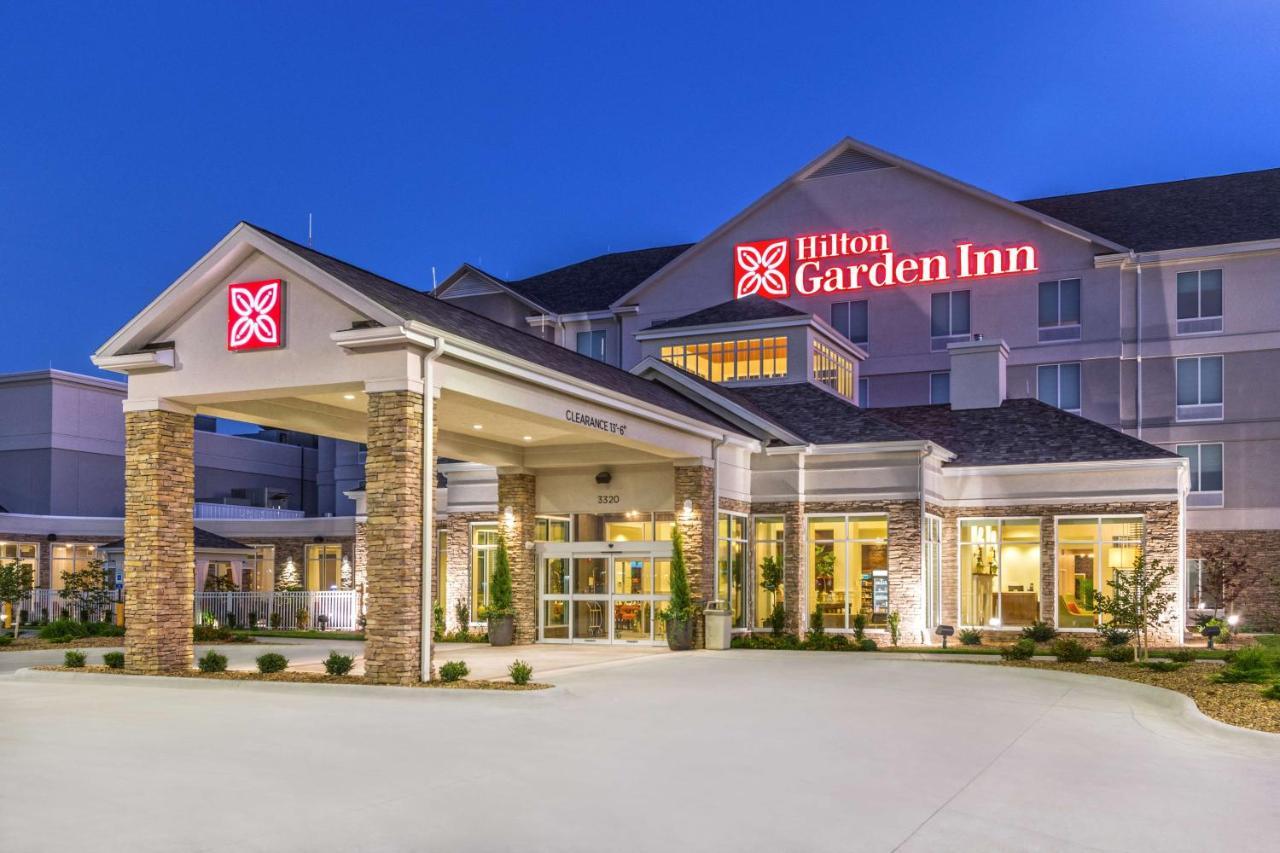 Hilton Garden Inn Salina Exterior photo